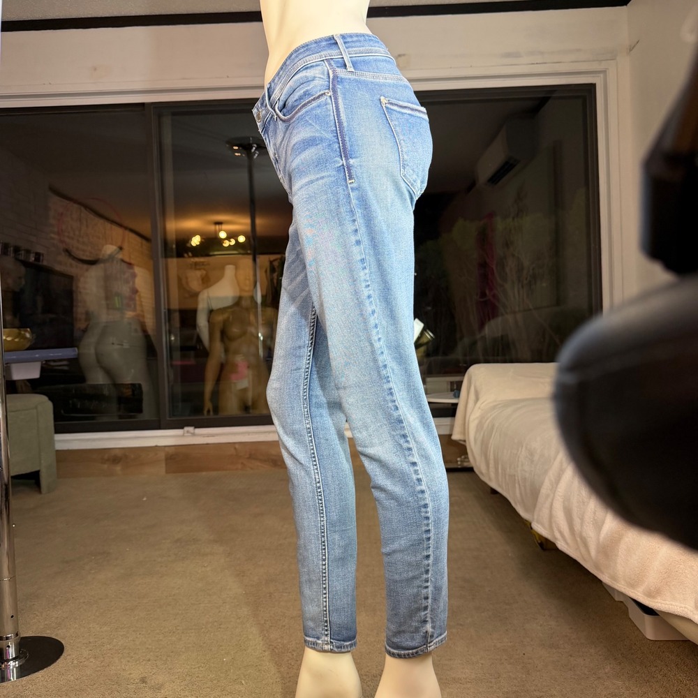 Guess 1981 Skinny Jeans Light Wash Whiskered Denim Y2K Streetwear Womens Sz 28 - Picture 4 of 15